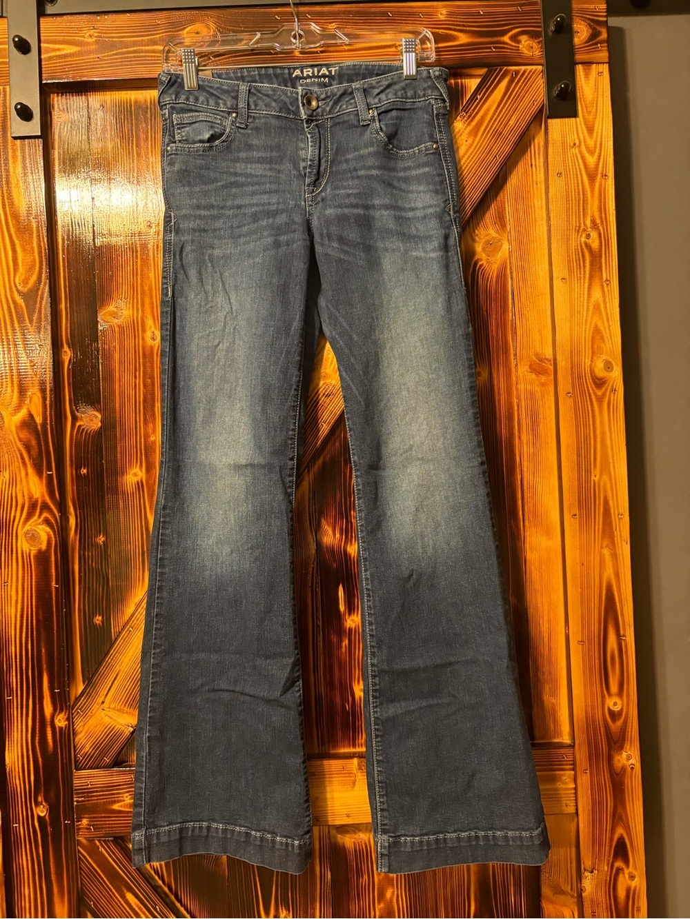 Ariat Women's Medium Blue trousers Jeans. Size 28R